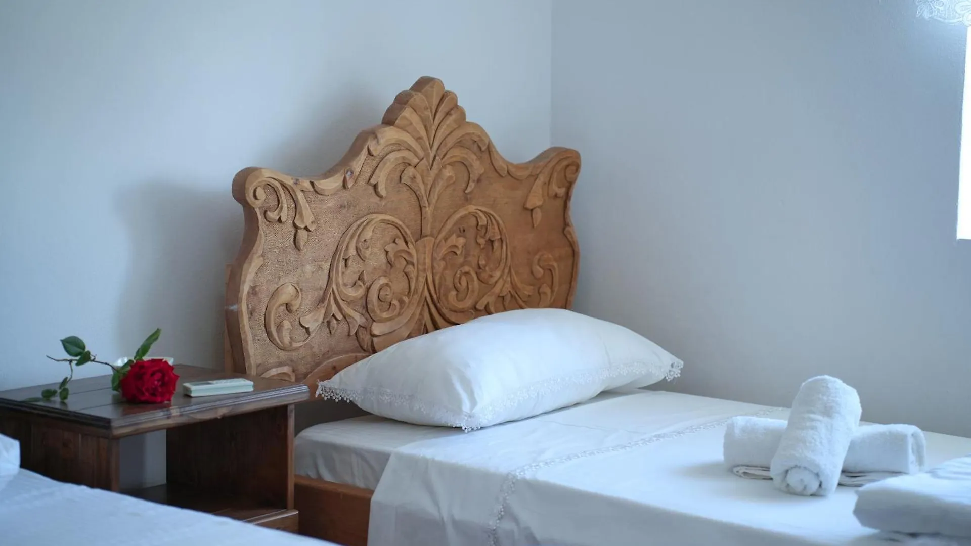 Guri Guesthouse Gjirokastër Bed & Breakfast