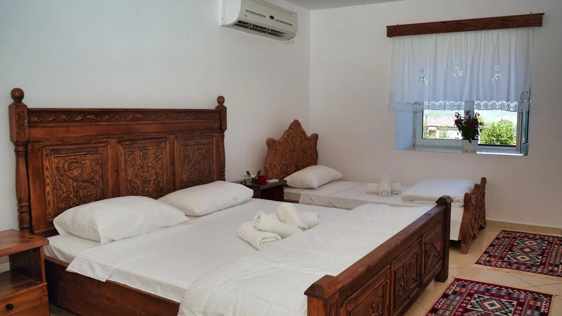 Guri Guesthouse Gjirokastër