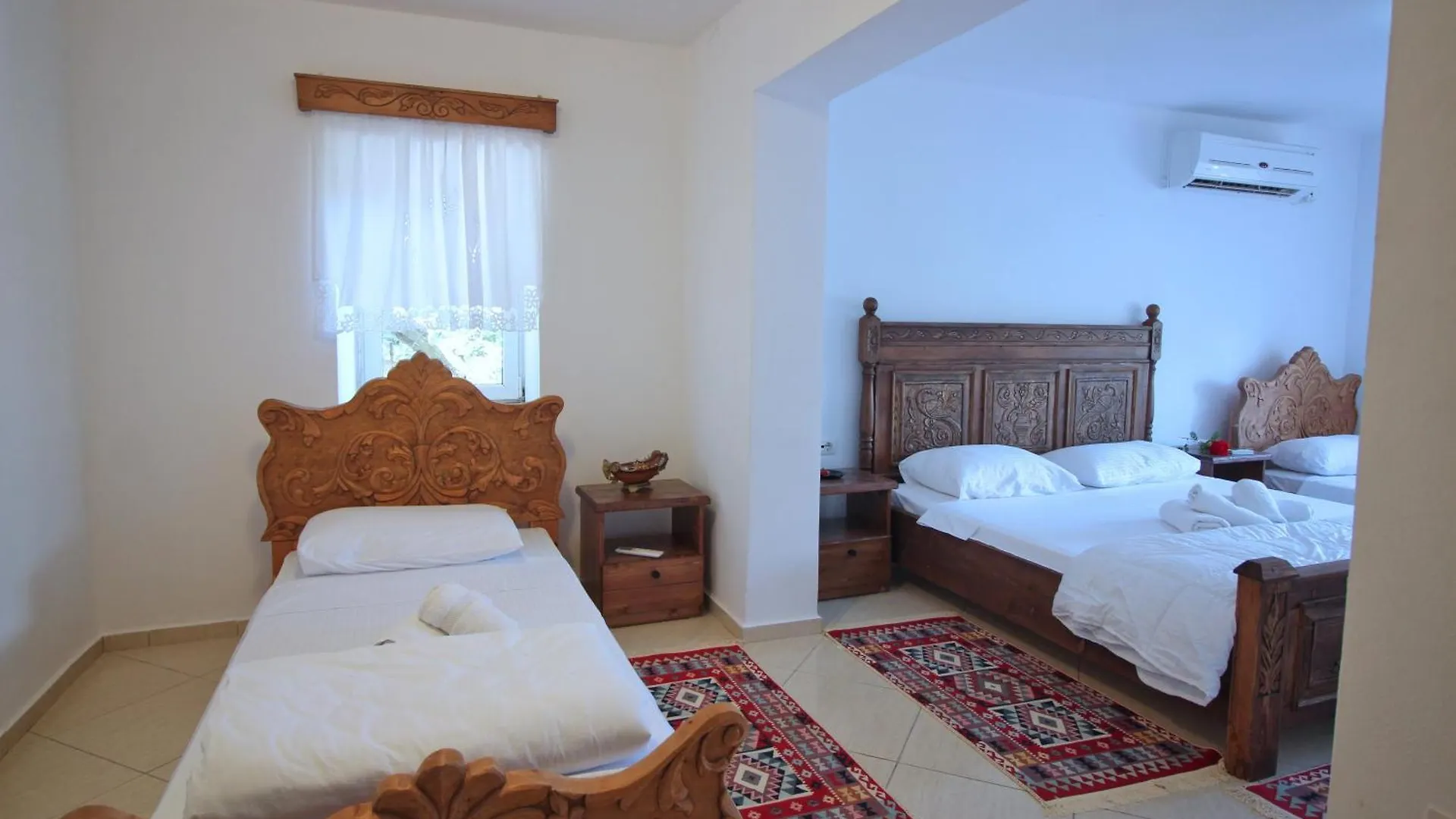 Guri Guesthouse Gjirokastër 0*,