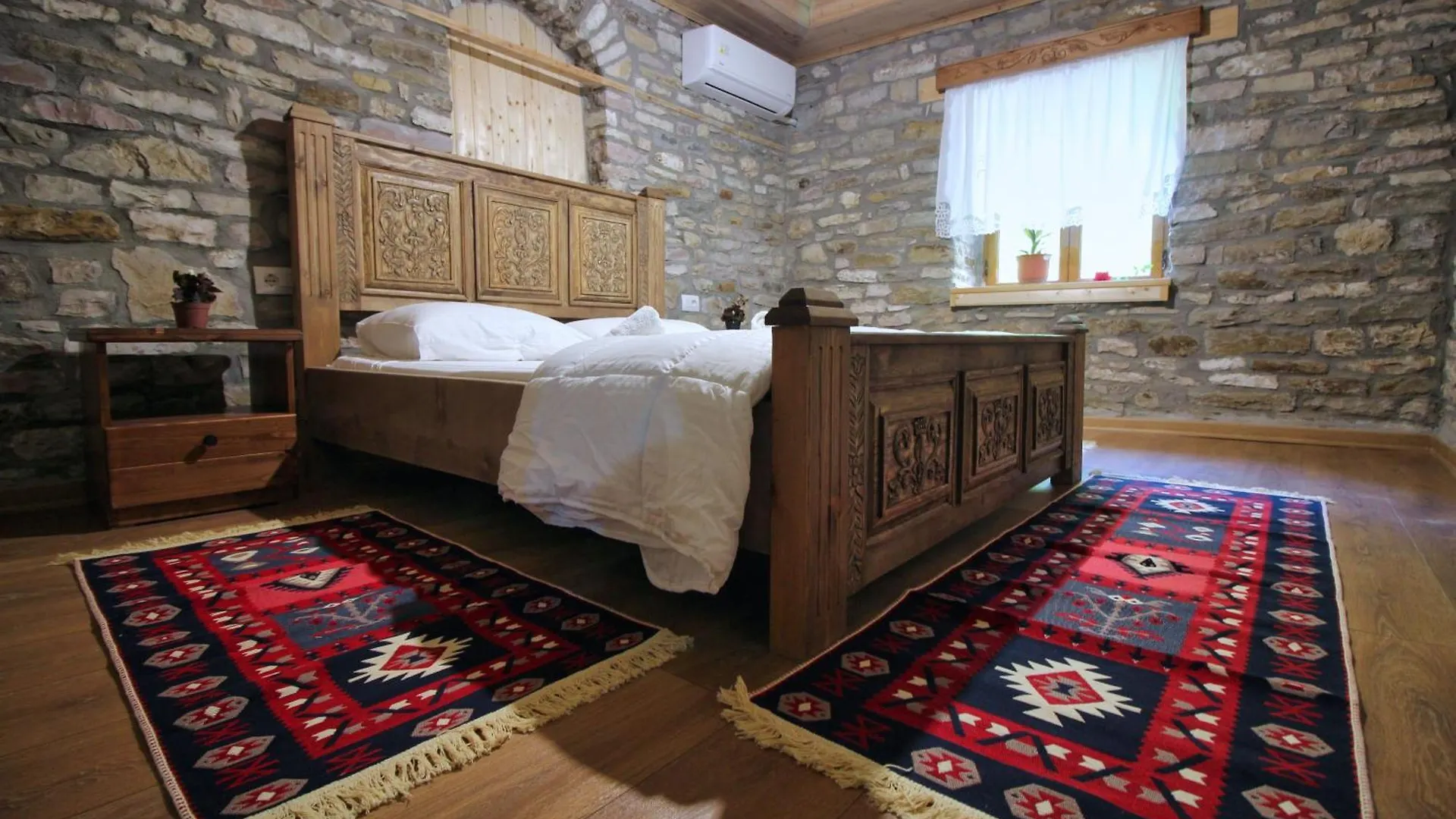 Guri Guesthouse Gjirokastër Bed & Breakfast