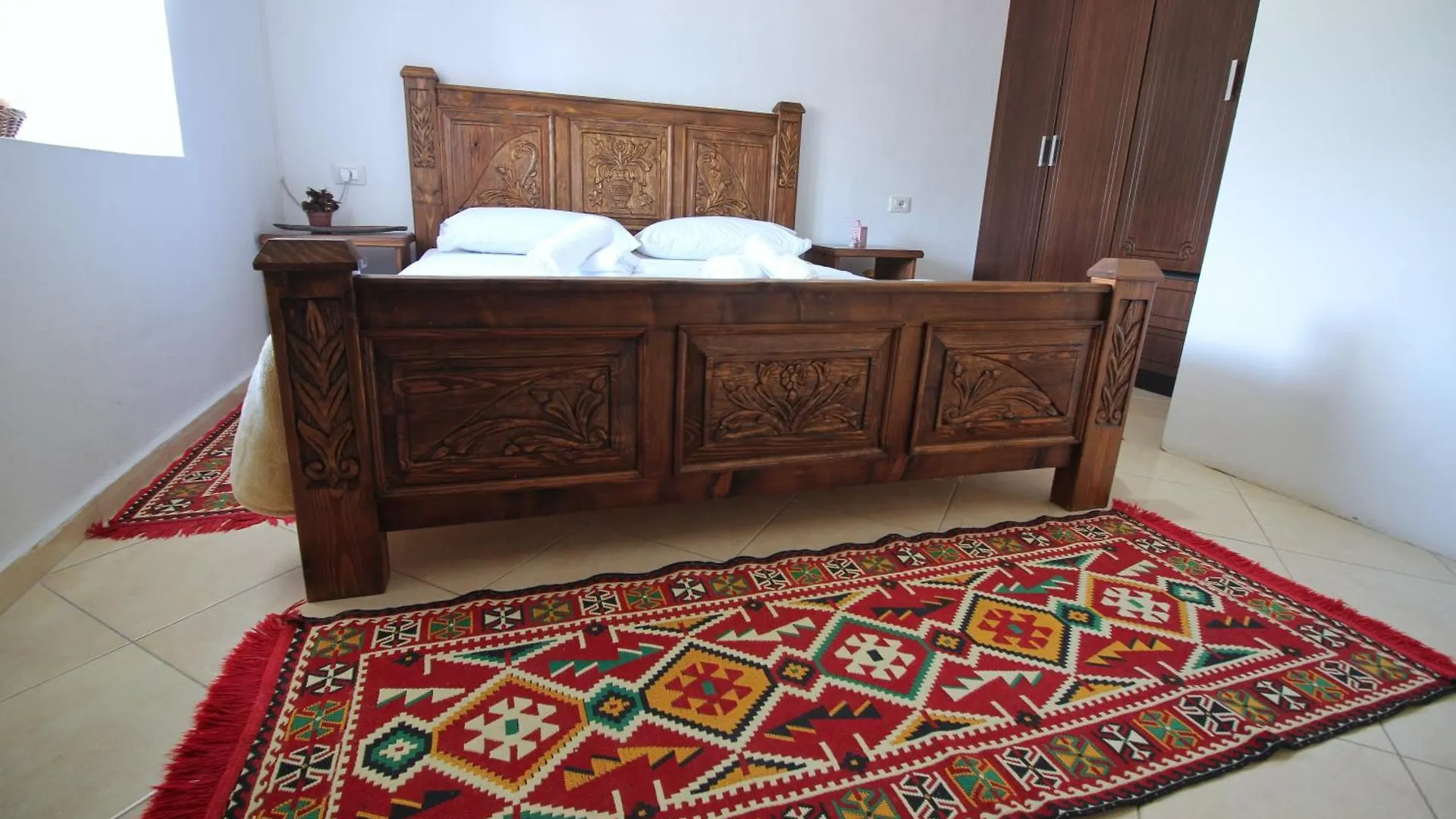 Bed & Breakfast Guri Guesthouse Gjirokastër