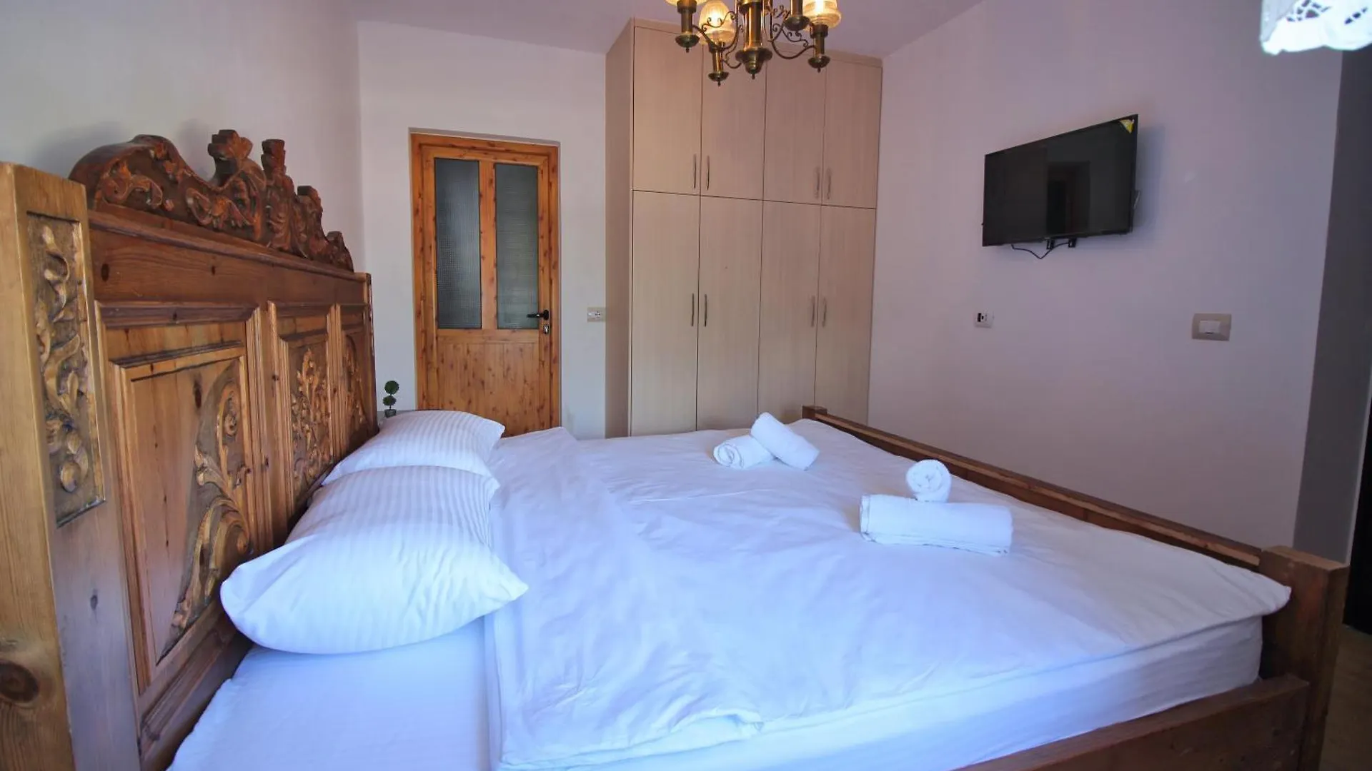 Bed & Breakfast Guri Guesthouse Gjirokastër