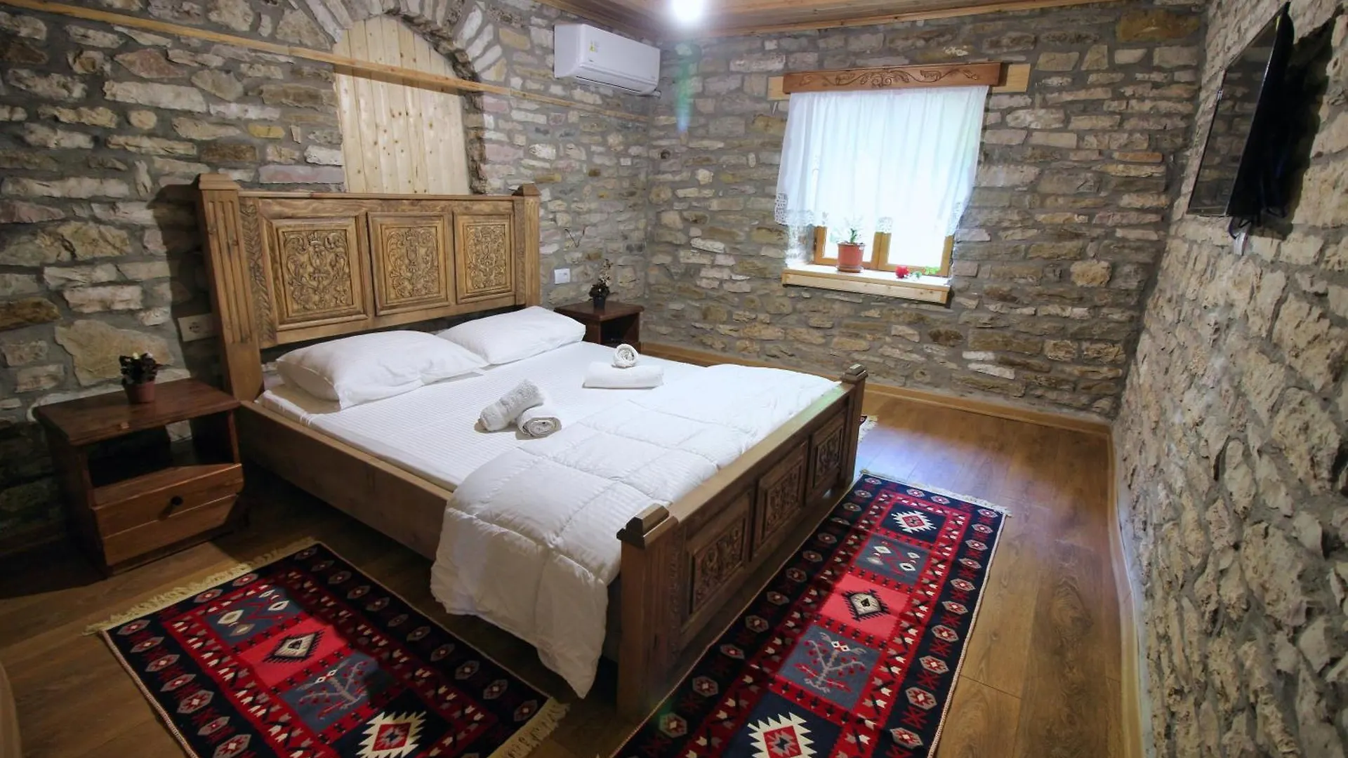 Guri Guesthouse Gjirokastër